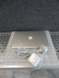Apple Macbook Air (13", 2017)