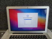 Load image into Gallery viewer, Apple Macbook Air (13&quot;, 2017)
